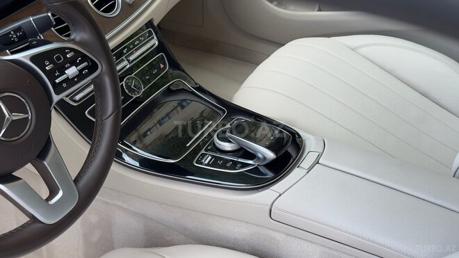 Mercedes E 450 4MATIC-19
