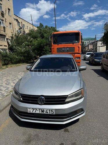 Volkswagen Jetta-1