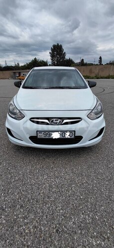 Hyundai Accent-1