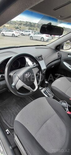 Hyundai Accent-3