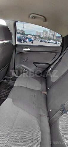 Hyundai Accent-10