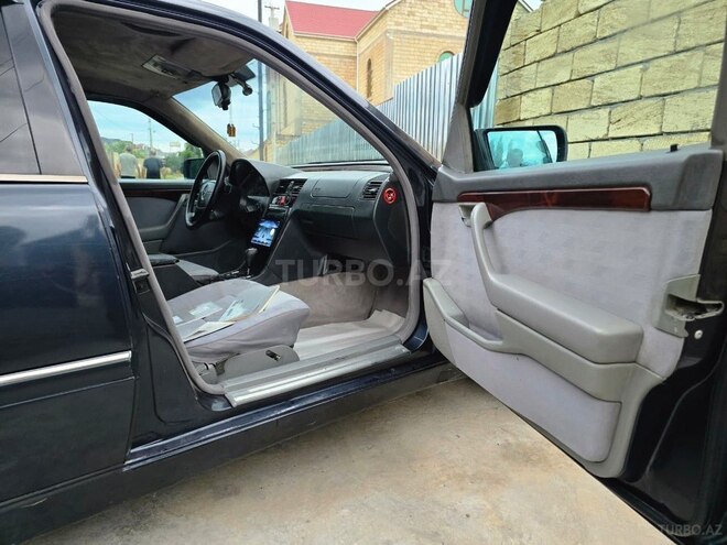 Mercedes C 180-9