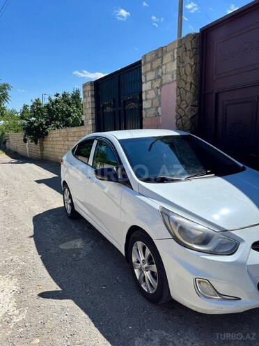 Hyundai Accent-3