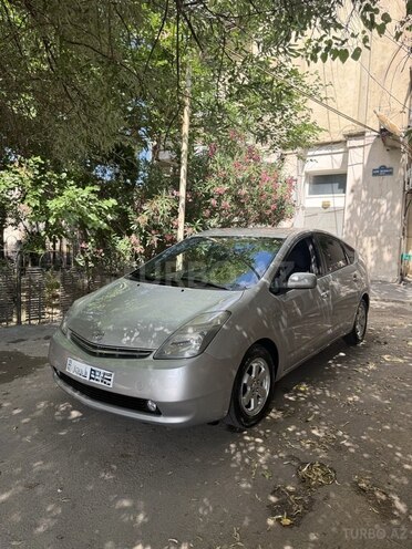 Toyota Prius-3