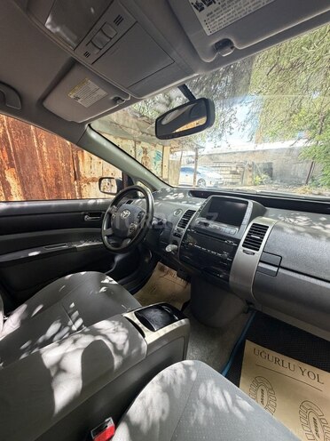 Toyota Prius-11