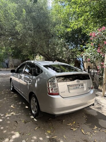 Toyota Prius-5