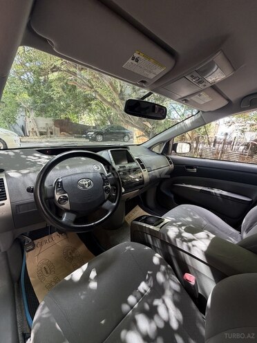 Toyota Prius-8