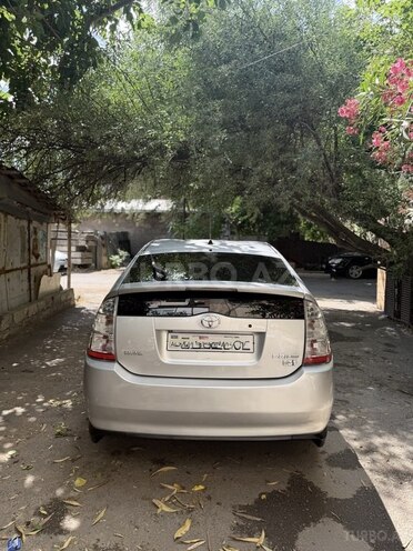 Toyota Prius-4