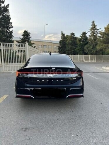 Hyundai Sonata-4