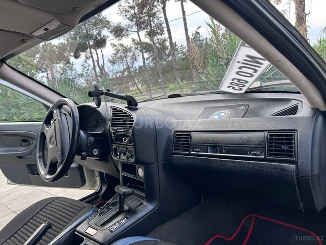 BMW 320-11