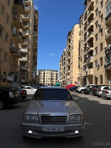 Mercedes C 240-1