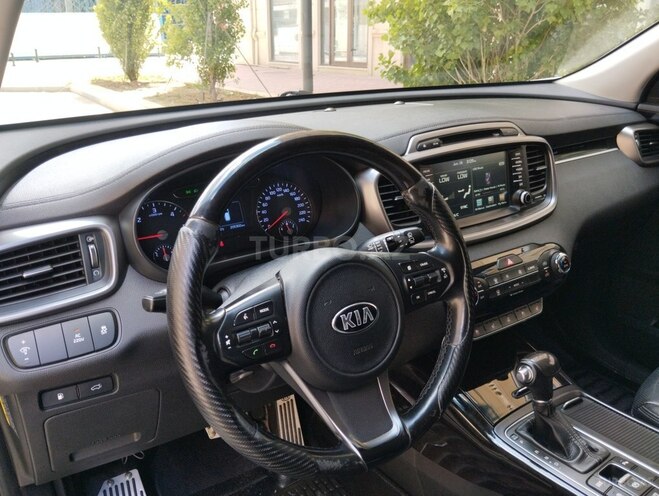 Kia Sorento-16