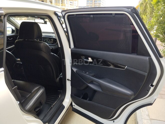 Kia Sorento-8