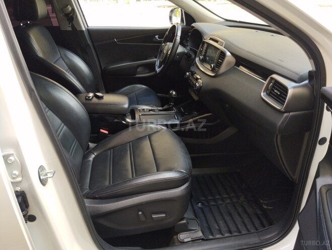 Kia Sorento-11
