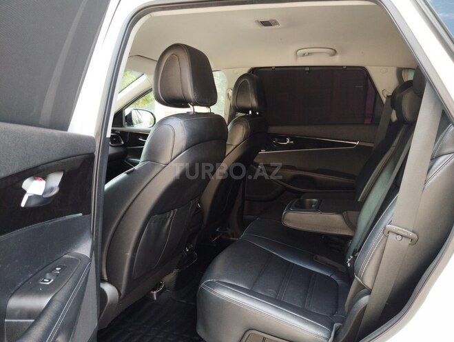 Kia Sorento-14