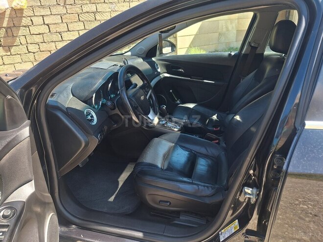 Chevrolet Cruze-11