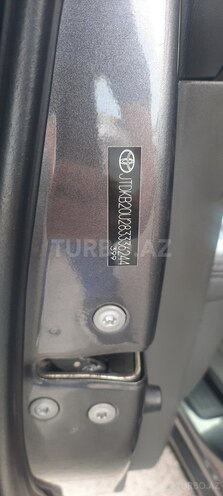 Toyota Prius-5