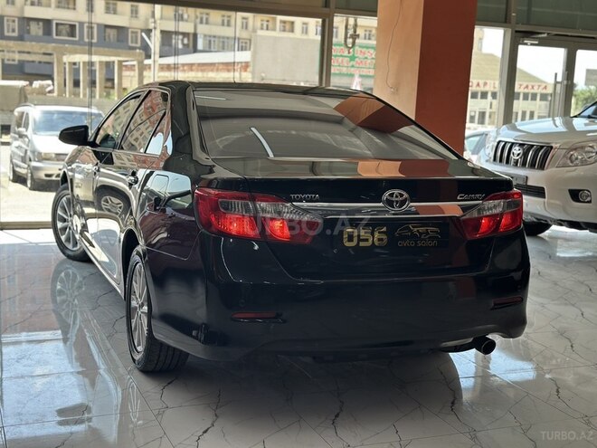 Toyota Camry-14