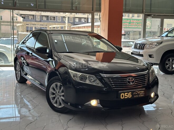 Toyota Camry-5
