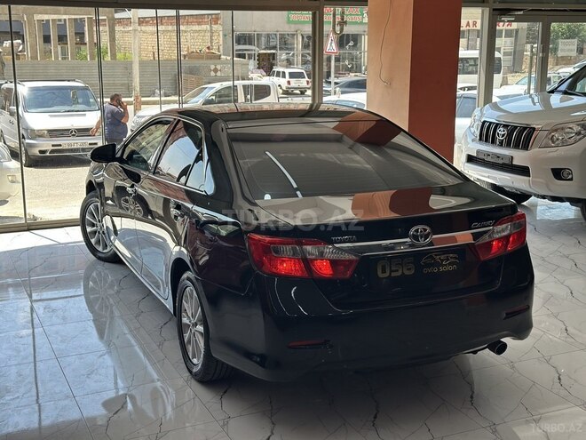 Toyota Camry-13