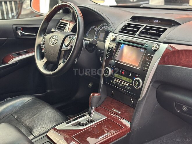 Toyota Camry-17