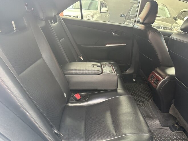 Toyota Camry-18