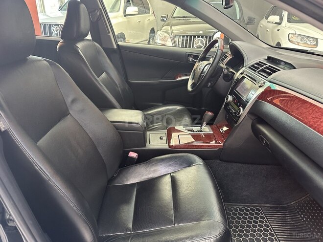 Toyota Camry-16