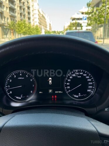 Hyundai Genesis-8