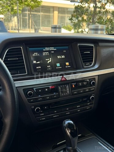 Hyundai Genesis-9