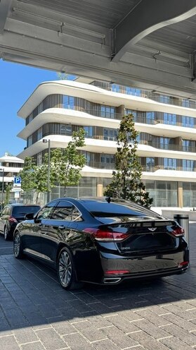 Hyundai Genesis-4