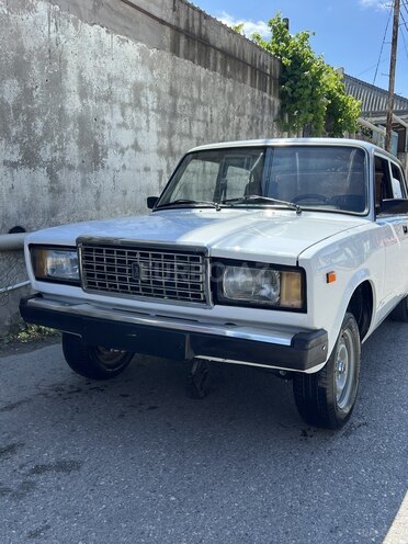 LADA (VAZ) 2107-2
