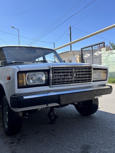 LADA (VAZ) 2107-1