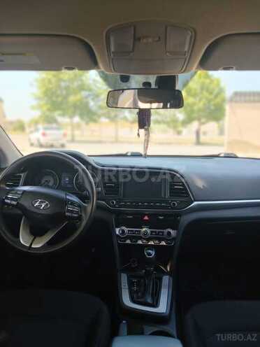 Hyundai Elantra-9