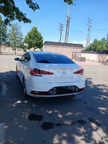 Hyundai Elantra-5