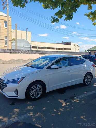Hyundai Elantra-8