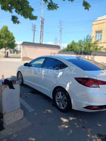 Hyundai Elantra-6