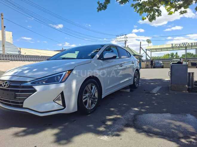 Hyundai Elantra-15