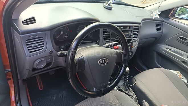 Kia Rio-5