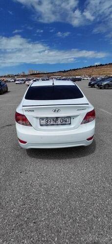 Hyundai Accent-2
