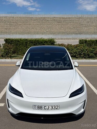 Tesla Model 3-1