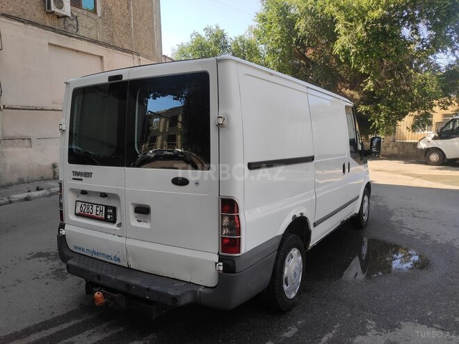 Ford Transit-5