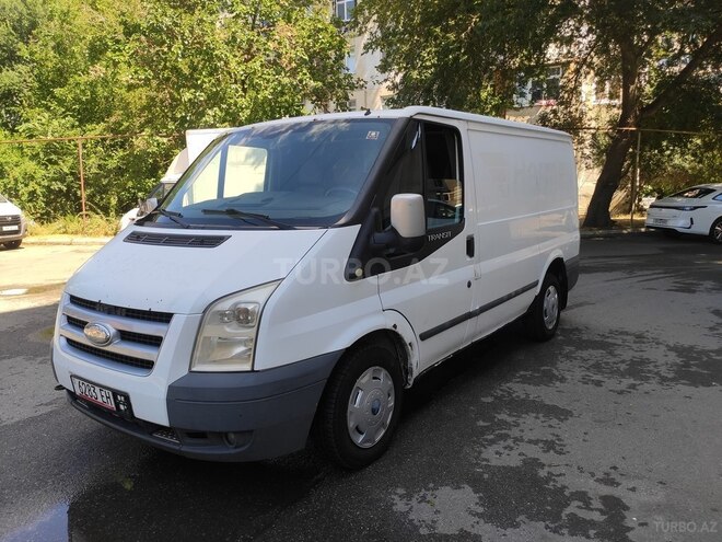 Ford Transit-8