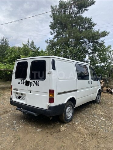 Ford Transit-4