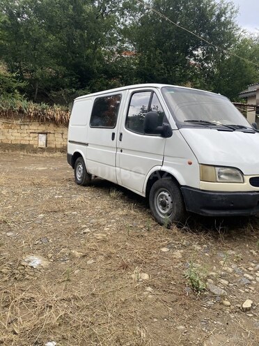 Ford Transit-6