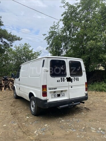 Ford Transit-5