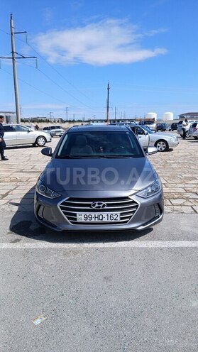 Hyundai Elantra-1