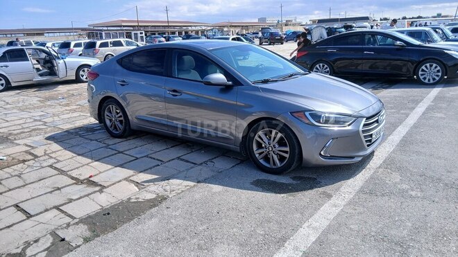Hyundai Elantra-4