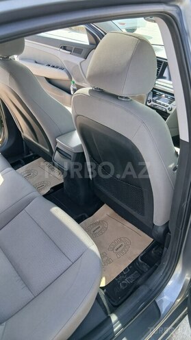 Hyundai Elantra-7
