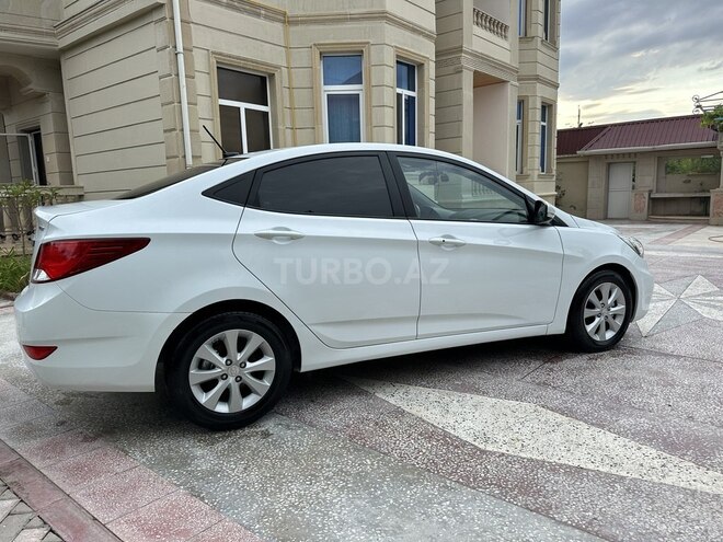 Hyundai Accent-3