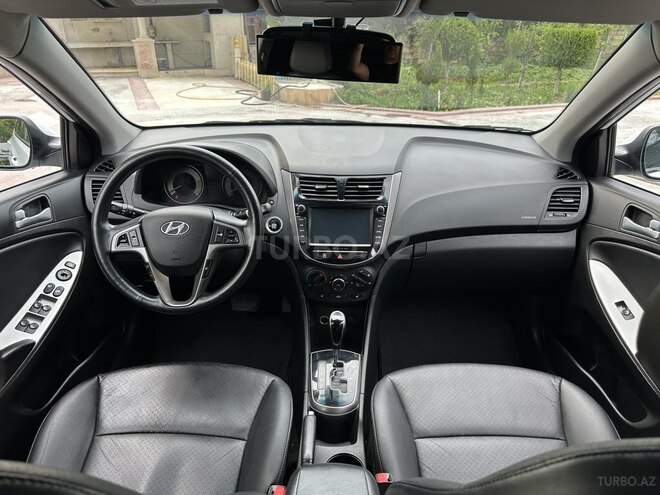 Hyundai Accent-8